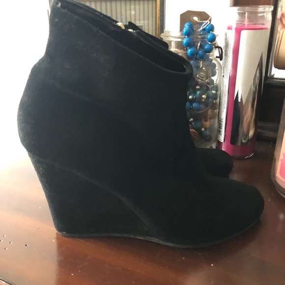 Black Victoria’s Secret Wedge Booty - Picture 3 of 4